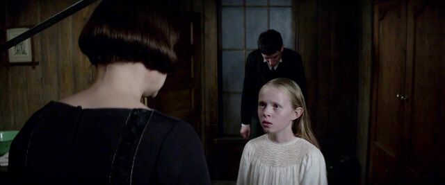 File:Fantastic-beasts-modesty mary lou.jpg
