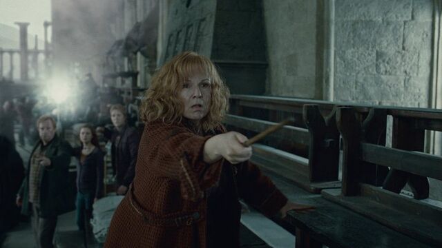 File:Molly Weasly dueling.jpg