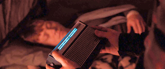 File:DH1 Arthur Weasley's radio.jpg