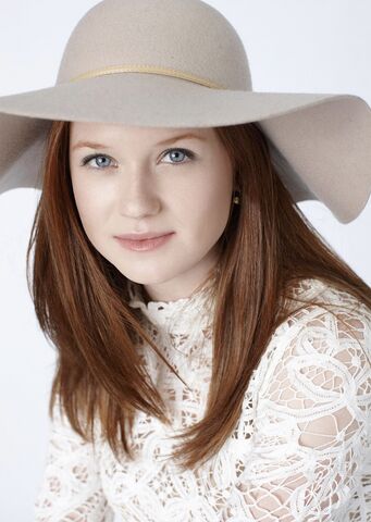 Dosya:936full-bonnie-wright.jpg