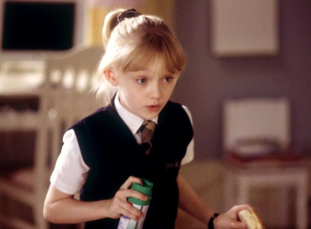 File:Dakota-fanning-uptown-girls-7.jpg