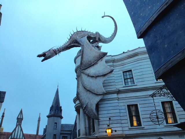 File:Diagon Alley-0.jpg