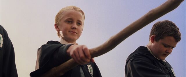 File:Draco flying lesson.jpg