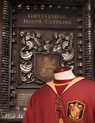 File:Gryffindor Captains Plaque.jpg