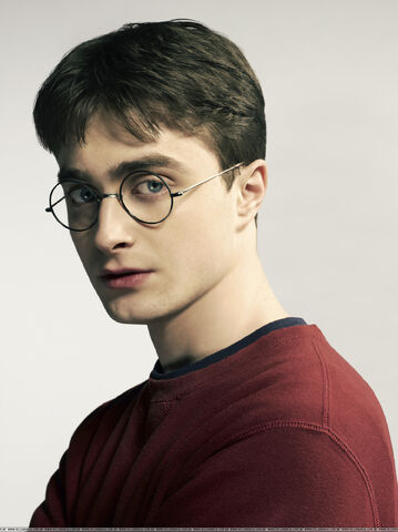 File:Burgundy pullover jumper.jpg
