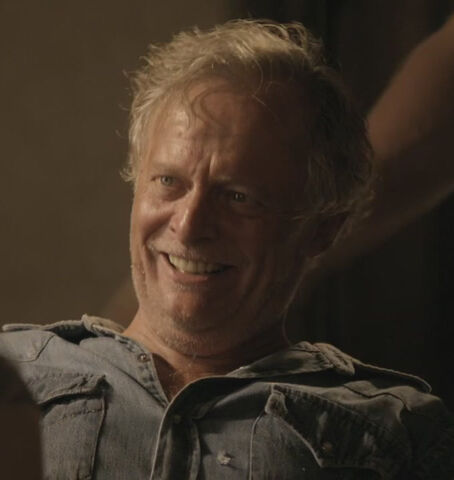 File:CrazyEarl2.jpg