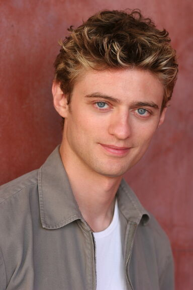 File:Crispin freeman full2.jpg