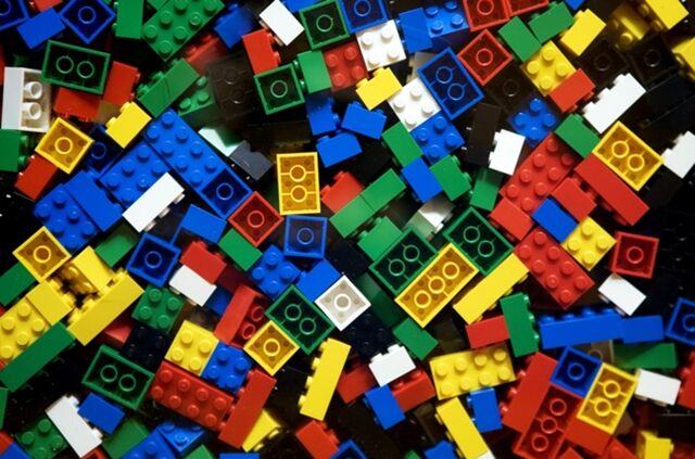 Datei:640px-Lego.jpg