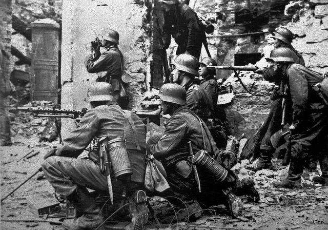 Datei:Wikia-Visualization-Add-7,deworldwar2.png