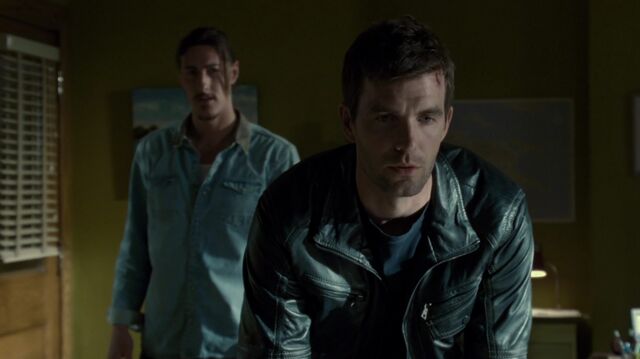 File:New girl - duke talks to nathan.jpg
