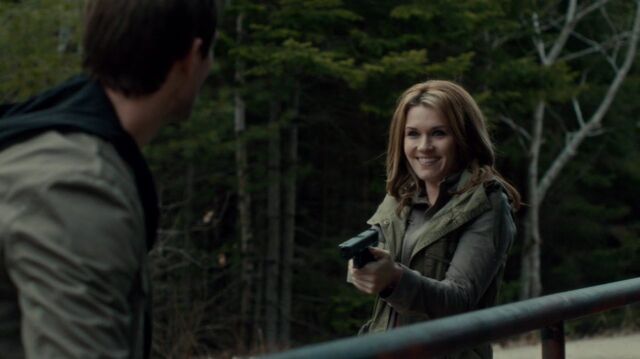 File:Mara takes Nathan's gun.jpg