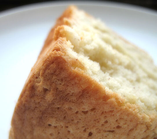 File:Coconut cake nov08 01.jpg