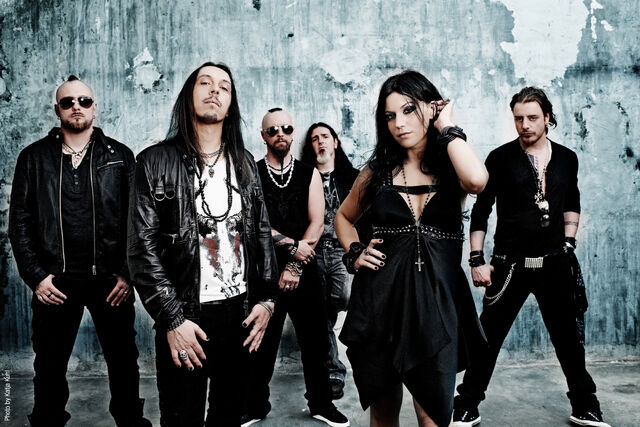 Plik:Lacuna coil.jpg