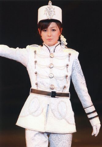 File:Kusumi Koharu 14474.jpg