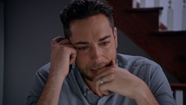 File:1x05 Luke crying.jpg