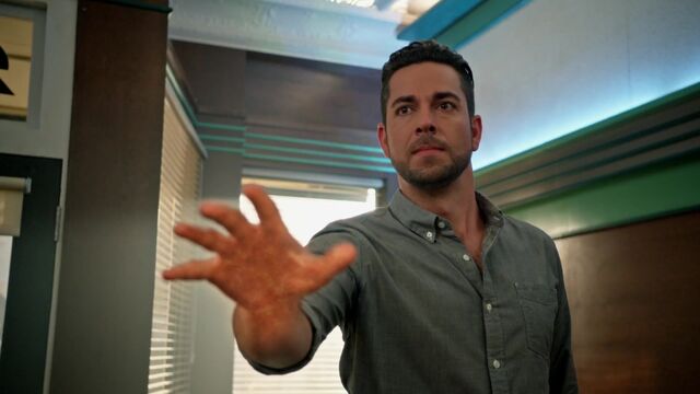 File:1x09 Luke fire.jpg