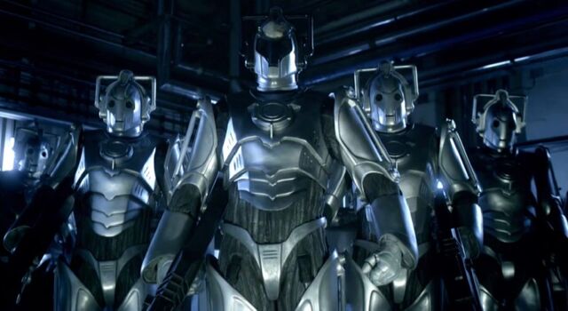 File:Cybermen with leader.jpg