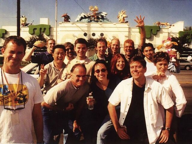 File:Crew 2001.jpeg
