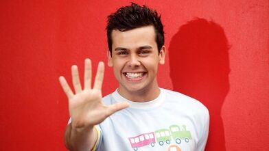 446816-hi-5-ainsley-melham.jpg