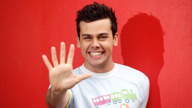 Archivo:446816-hi-5-ainsley-melham.jpg