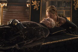 Cersei funeral Tywin HBO.jpg