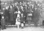 800px-RolandSzülei-1944-03-19-EsküvőjeNásznéppel.jpg