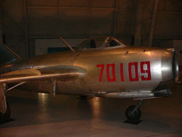 Plik:Mig15bis.jpg