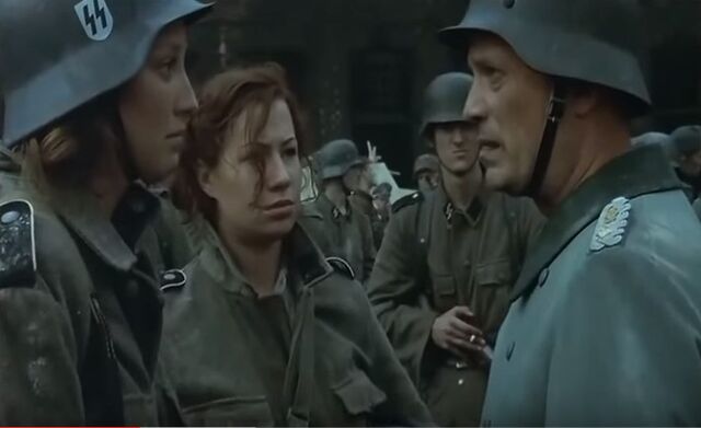 File:Gerda Escaping.jpg