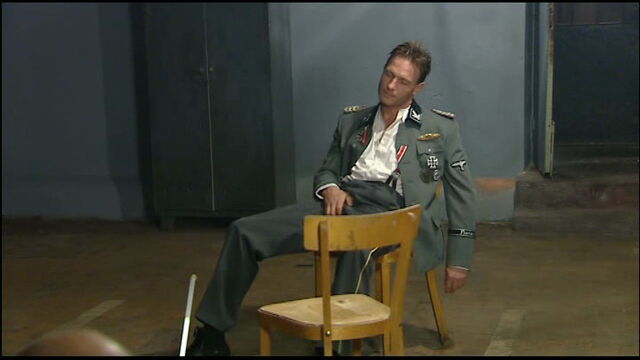 File:Fegelein grabs his thing.jpg