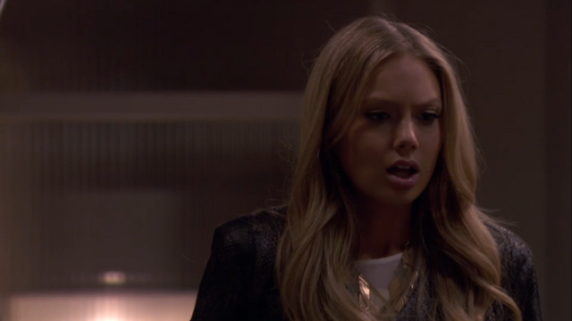 File:Chloeshocked.png