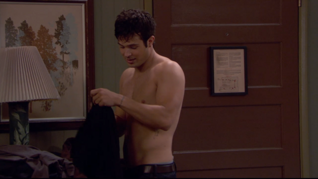 File:Eddieshirtless178.png