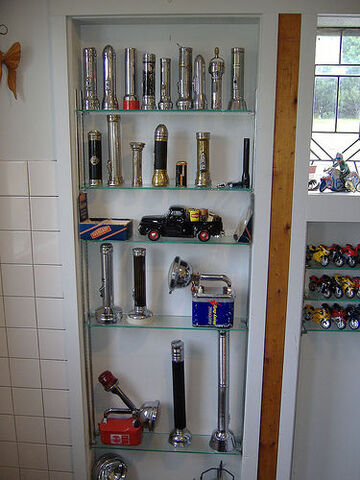 File:Flashlights.jpg