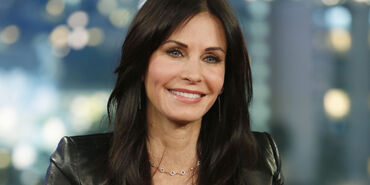 O-COURTENEY-COX-facebook