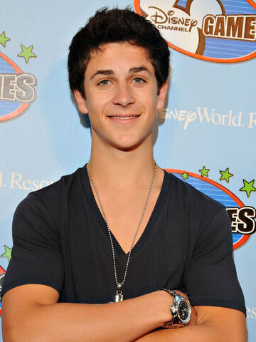 File:David Henrie.jpg
