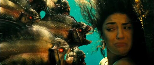 File:Piranha-3d-2010-online 8.jpg