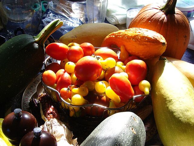 File:800px-FruitArrangement.jpg