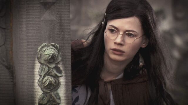 Datei:Anna beobachtet Petronella.jpg