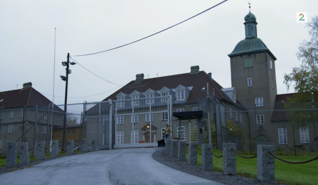 Fil:Bredtvedtkvinnefengsel.png