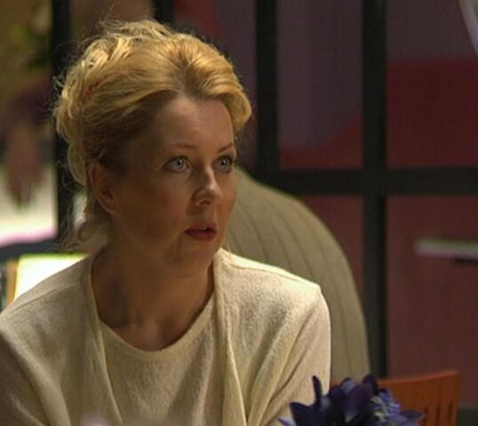 Fil:Martine, sesong 10.jpg