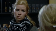 Sara forteller at hun vet Ellen elsker en annen