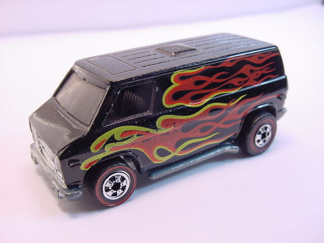 File:75 Super Van Blk RL metal w-sidemarker smoked Flyin Color.jpg