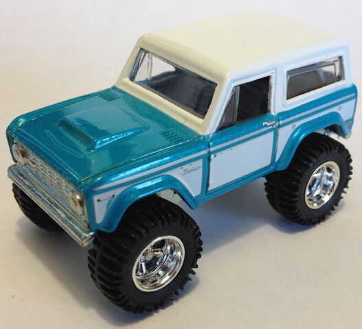File:Bronco2011garageBLUE.jpg
