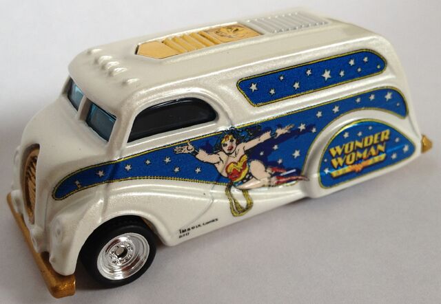 File:WonderWomanCLOSE.jpg