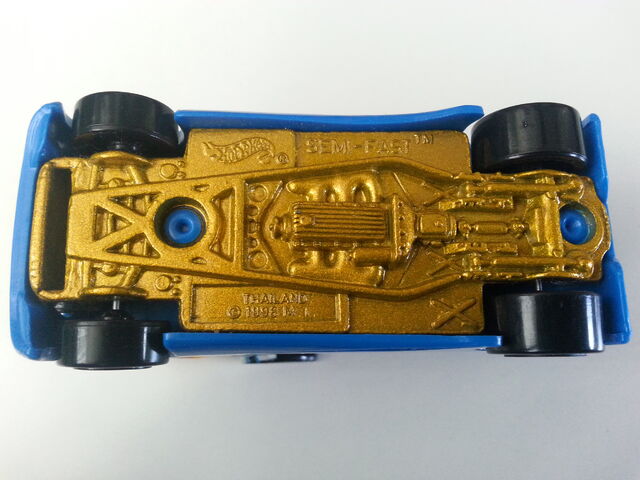 File:Semi-Fast underside.jpg