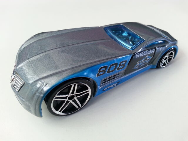 File:Cadillac V-16 Concept (Hardnoze) 1 side.jpg