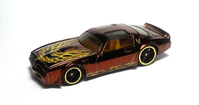 File:77 Pontiac sleepercivic.jpg