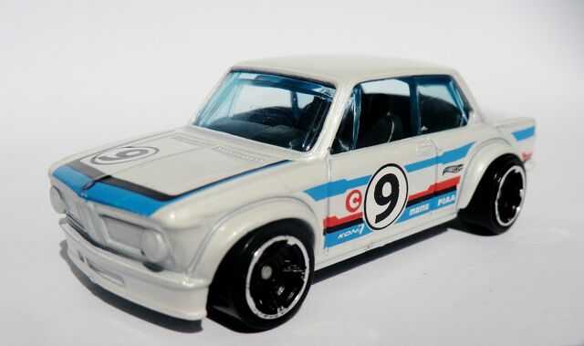 File:BMW 2002.2012 White.jpg