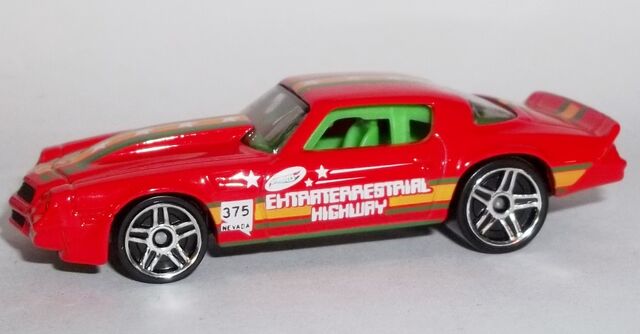 File:HW-Road Trippin’-2104-21-’81 Camaro.jpg