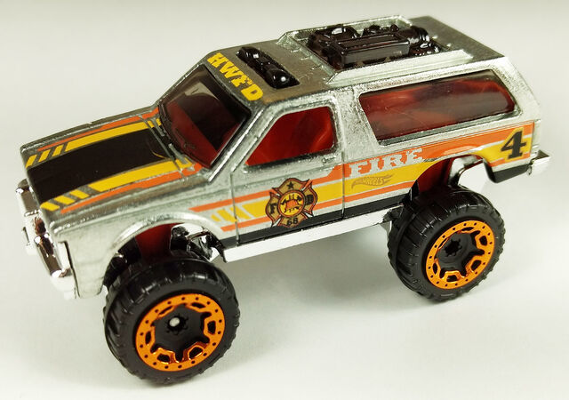 File:ChevyBlazerDHX86.jpg