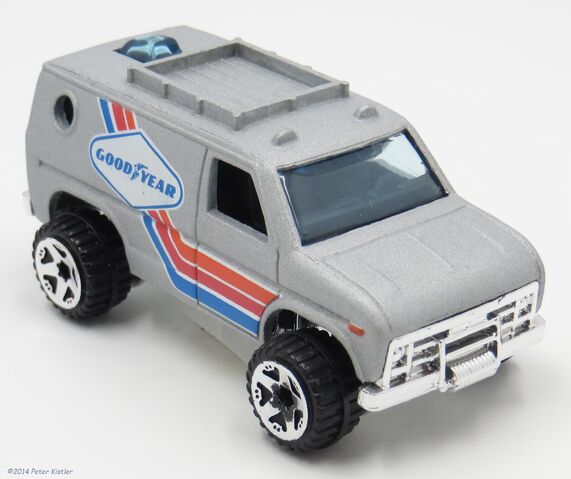 File:Baja Breaker-17633.jpg